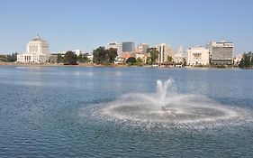 Americas Best Value Inn - Downtown Oakland/Lake Merritt
